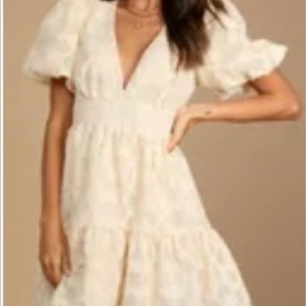 Lulus cream puff sleeve floral dress